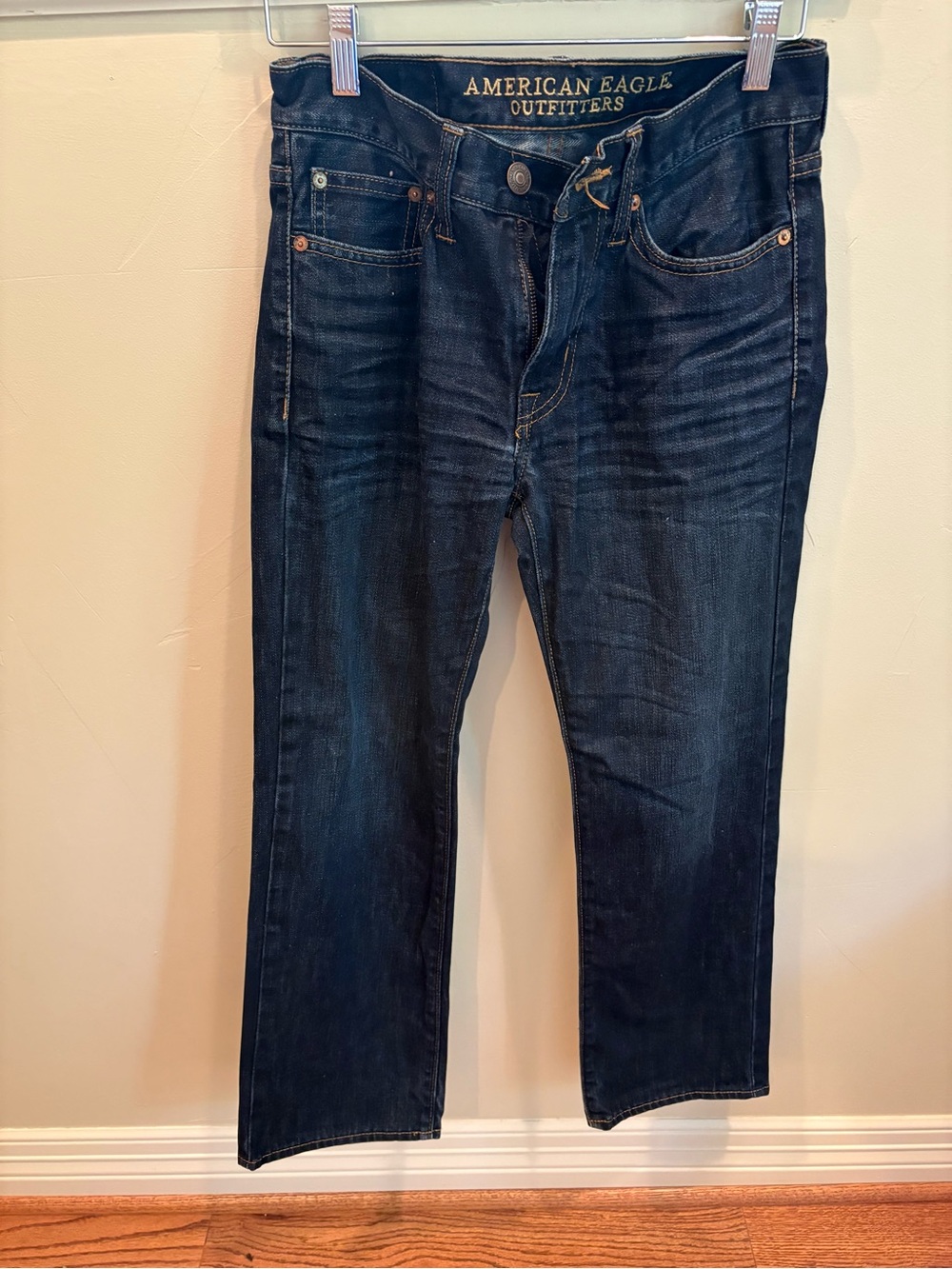 American Eagle man Original Straight  Jeans Sz 26/28. Pristine. Preowned